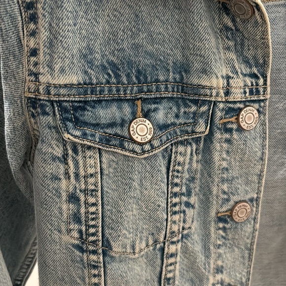 Girls GAP Denim Jacket - Light Wash - Picture 5 of 10